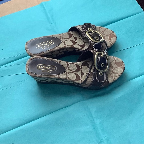 Coach Gretta signature fabric wedges size 8B - Picture 2 of 4